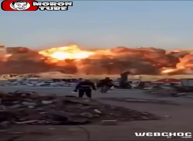 Video :An amazing airstrike in Gaza is captured on camera by a citizen